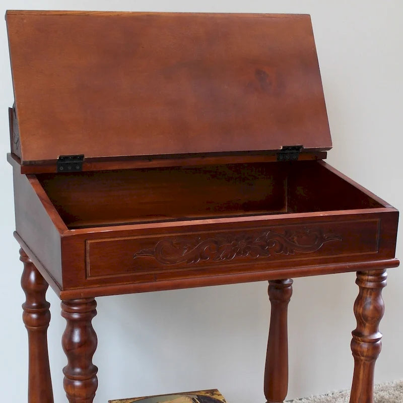 Bureau en bois sculpté